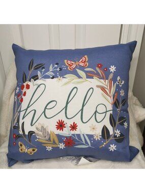 🌻2/$25🌻Hampton Bay Outdoor Decor Pillow ,  Floral Graphic‎
